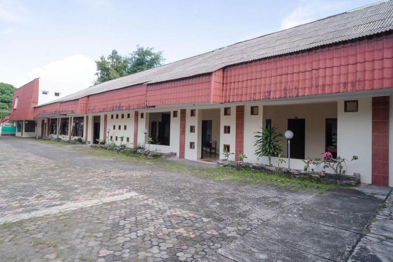 Hotel RedDoorz near Kampus 3 UTY Jogyakarta Zewnętrze zdjęcie