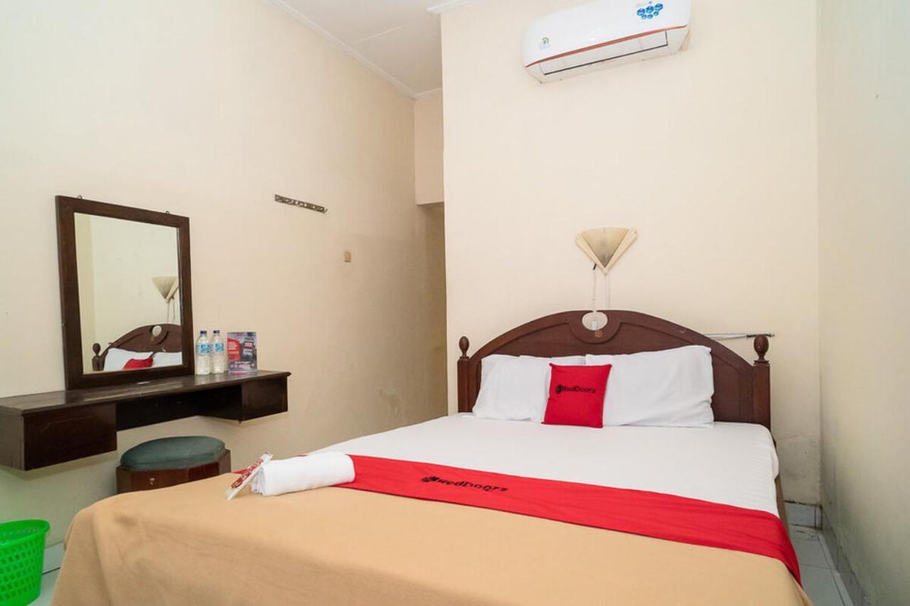 Hotel RedDoorz near Kampus 3 UTY Jogyakarta Zewnętrze zdjęcie
