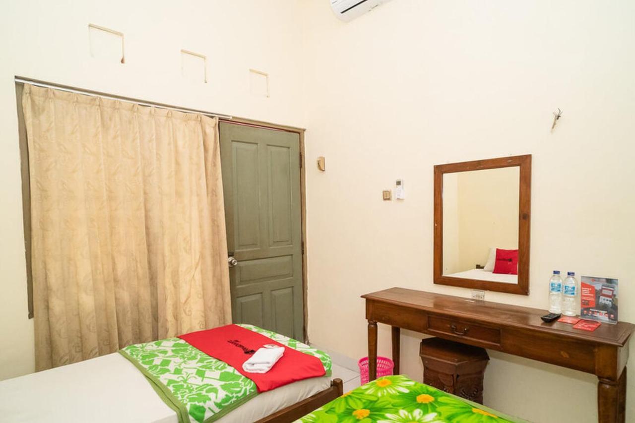 Hotel RedDoorz near Kampus 3 UTY Jogyakarta Zewnętrze zdjęcie