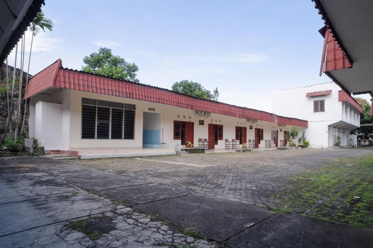 Hotel RedDoorz near Kampus 3 UTY Jogyakarta Zewnętrze zdjęcie