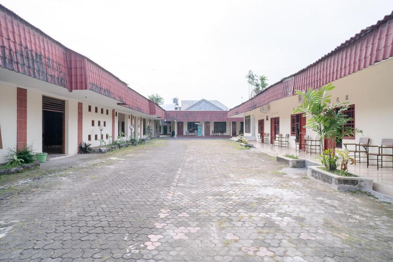 Hotel RedDoorz near Kampus 3 UTY Jogyakarta Zewnętrze zdjęcie