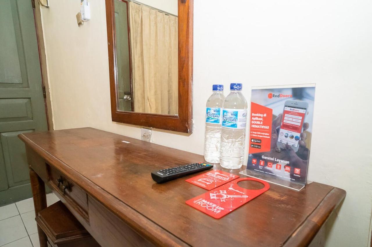 Hotel RedDoorz near Kampus 3 UTY Jogyakarta Zewnętrze zdjęcie