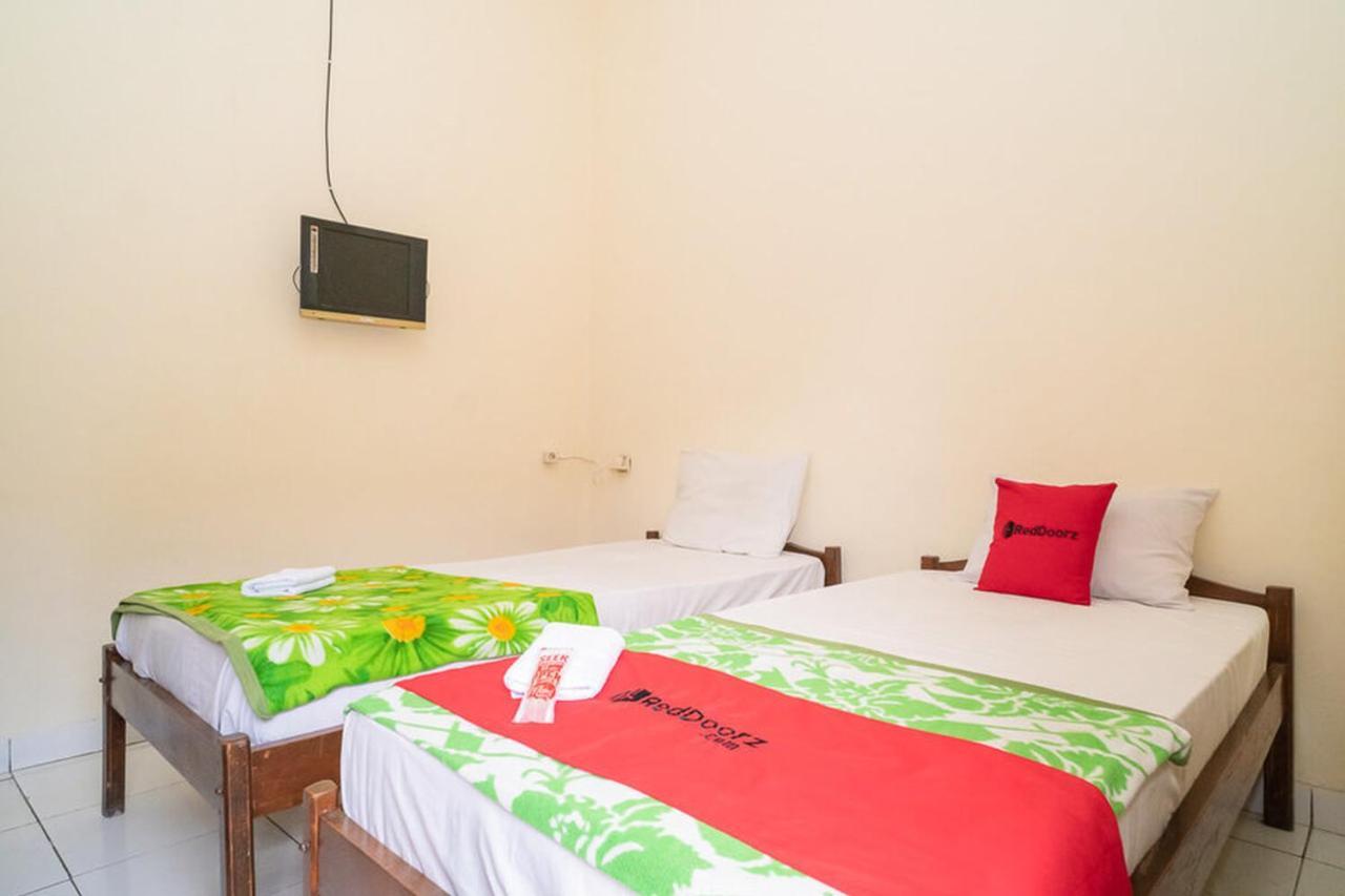 Hotel RedDoorz near Kampus 3 UTY Jogyakarta Zewnętrze zdjęcie