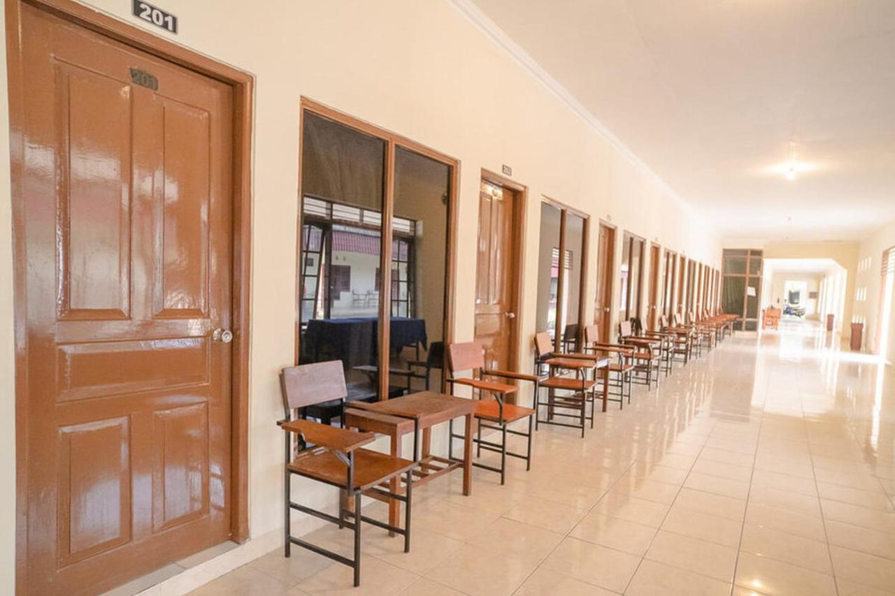 Hotel RedDoorz near Kampus 3 UTY Jogyakarta Zewnętrze zdjęcie