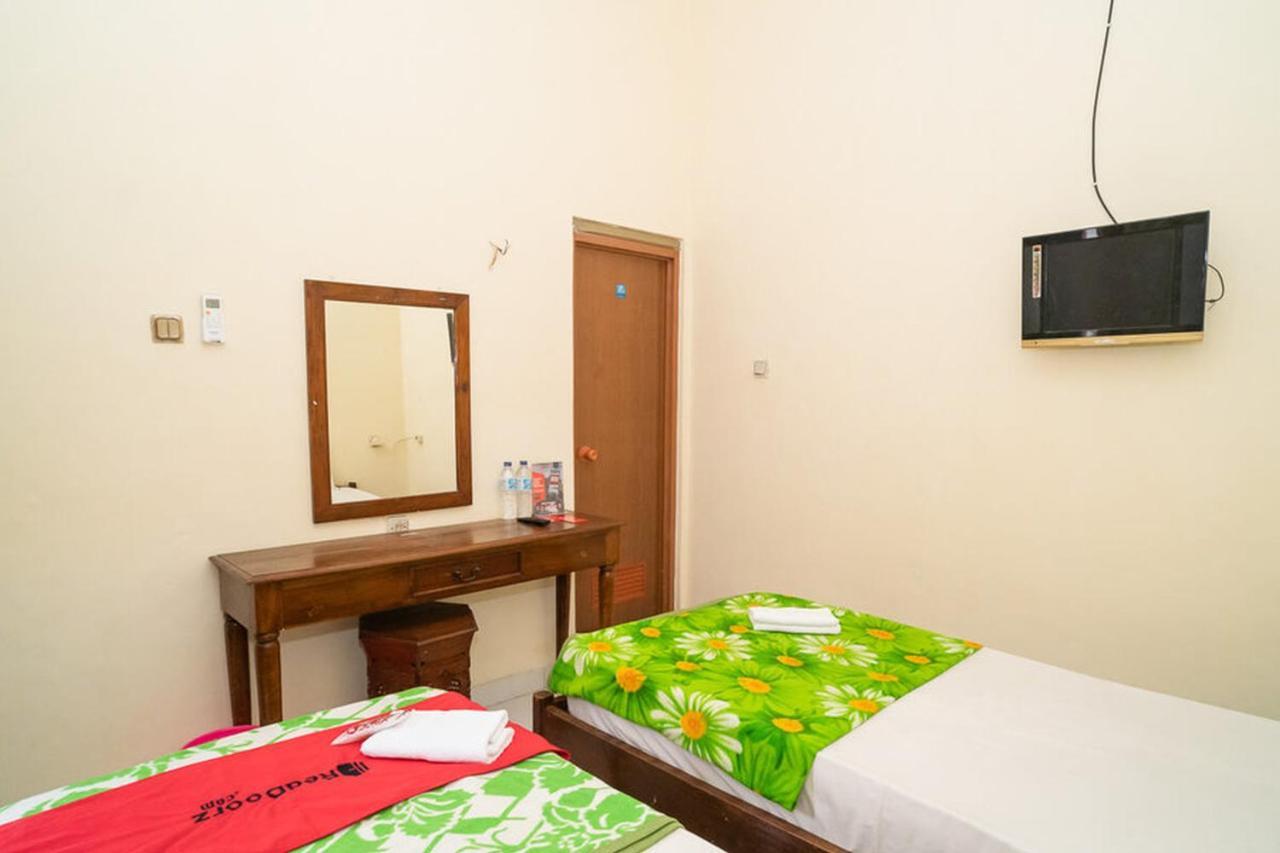 Hotel RedDoorz near Kampus 3 UTY Jogyakarta Zewnętrze zdjęcie